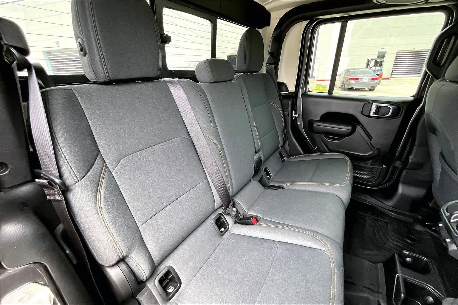 Used 2024 Jeep Gladiator Sport AWD/4WD image 20