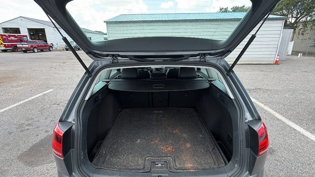 Used 2015 Volkswagen Golf TDI S FWD image 12