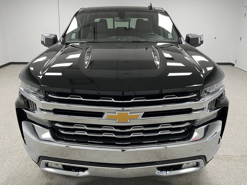 Used 2021 Chevrolet Silverado 1500 LTZ AWD/4WD image 3