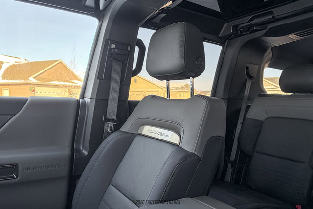 Used 2025 GMC Hummer EV 2X image 34
