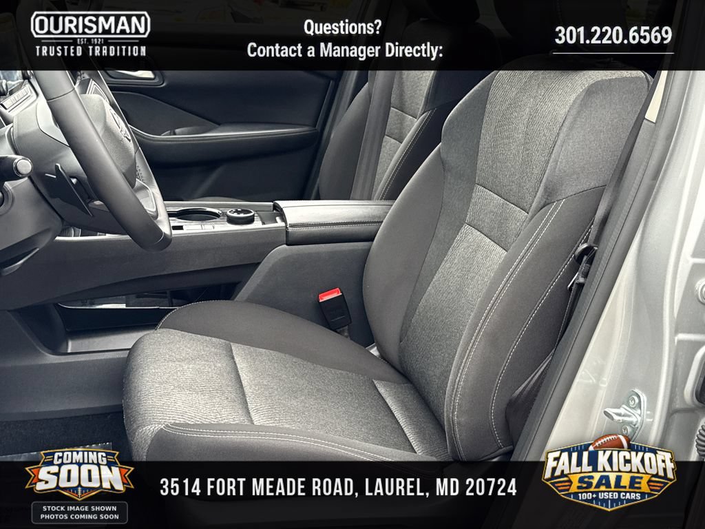 Used 2025 Nissan Rogue SV AWD/4WD image 6