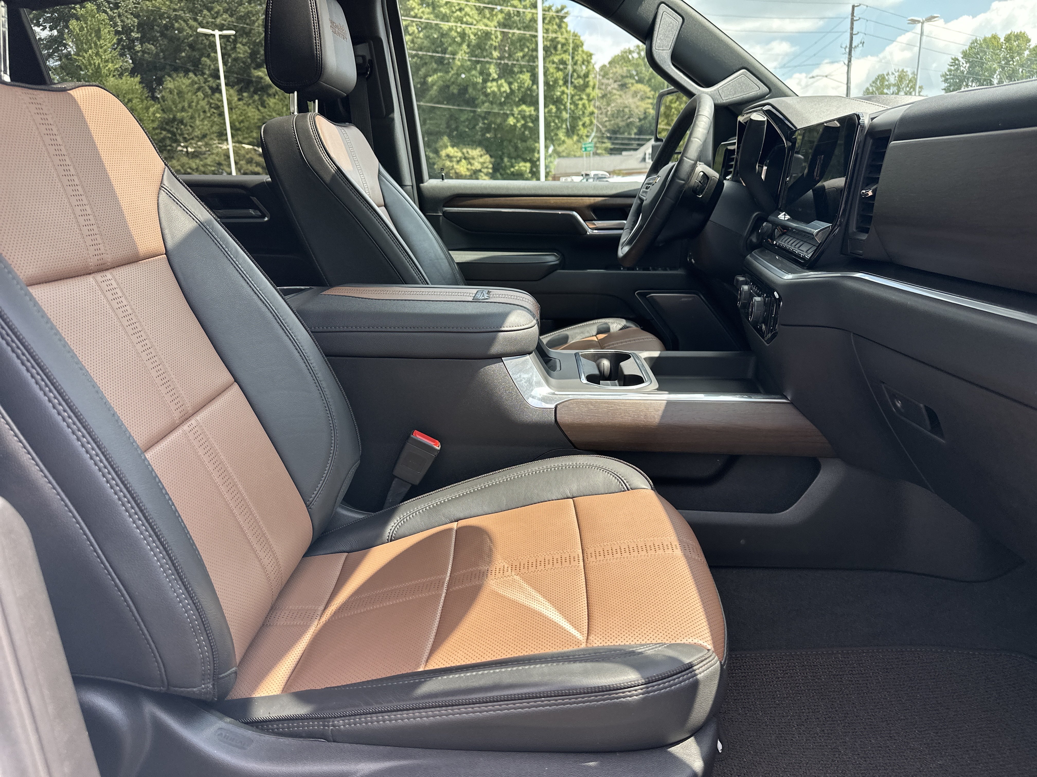 Used 2024 Chevrolet Silverado 3500 High Country w/ High Country Premium Package AWD/4WD image 14