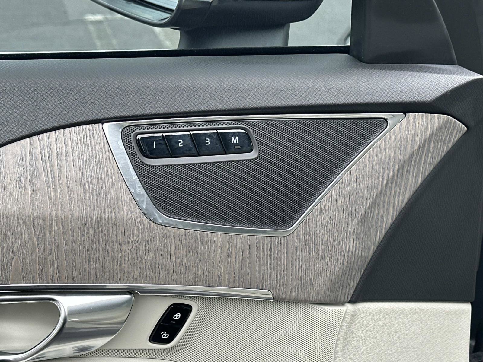 Certified 2023 Volvo XC90 B5 Plus image 16