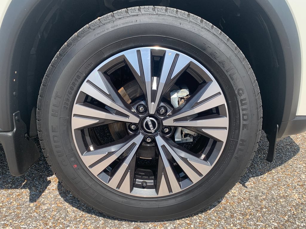 Used 2023 Nissan Rogue SV AWD/4WD image 3