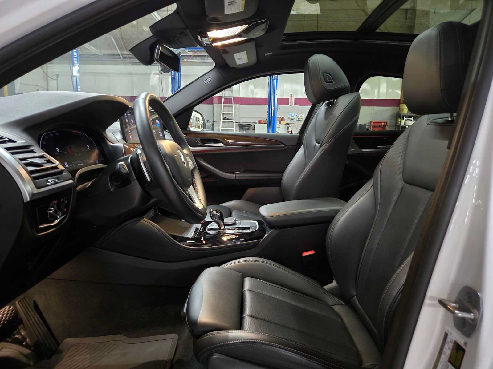 Used 2023 BMW X4 xDrive30i w/ Premium Package AWD/4WD image 20