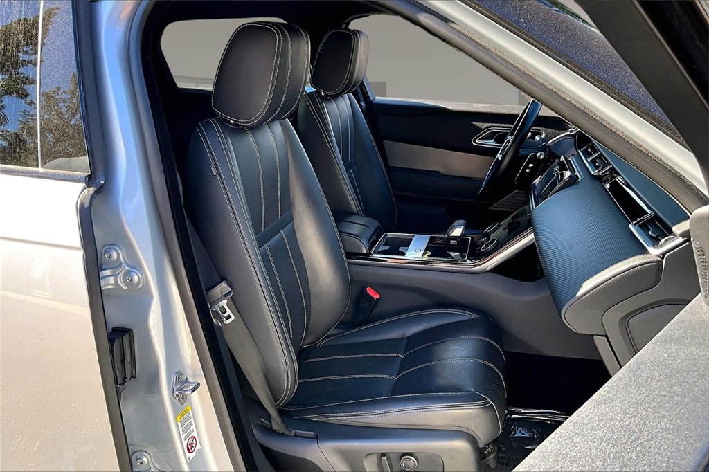 Used 2021 Land Rover Range Rover Velar R-Dynamic S image 27