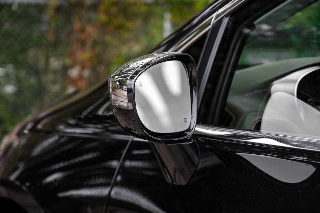 Used 2018 Chrysler Pacifica Limited image 58