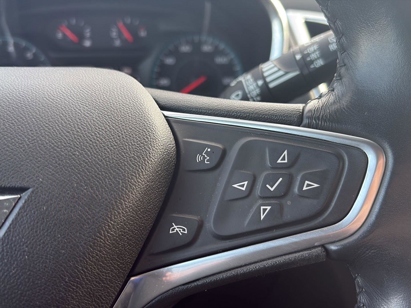 Used 2018 Chevrolet Equinox LT AWD/4WD image 27