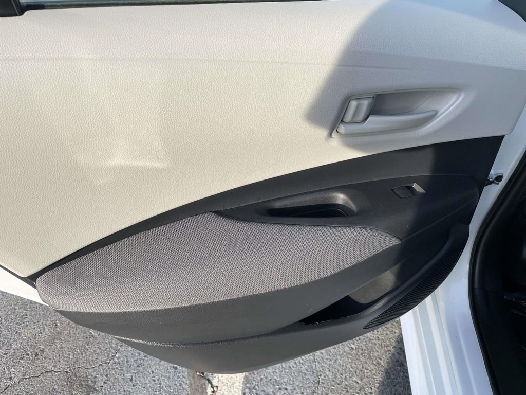 Used 2024 Toyota Corolla LE image 21