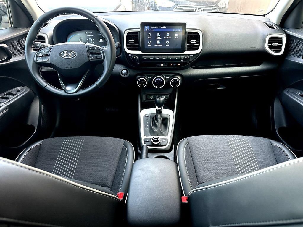 Used 2026 Hyundai Venue SEL FWD image 31