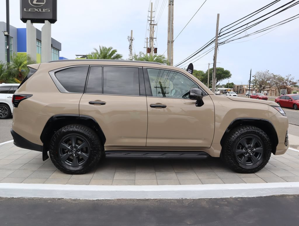 Used 2026 Lexus LX 700h Overtrail AWD/4WD image 4