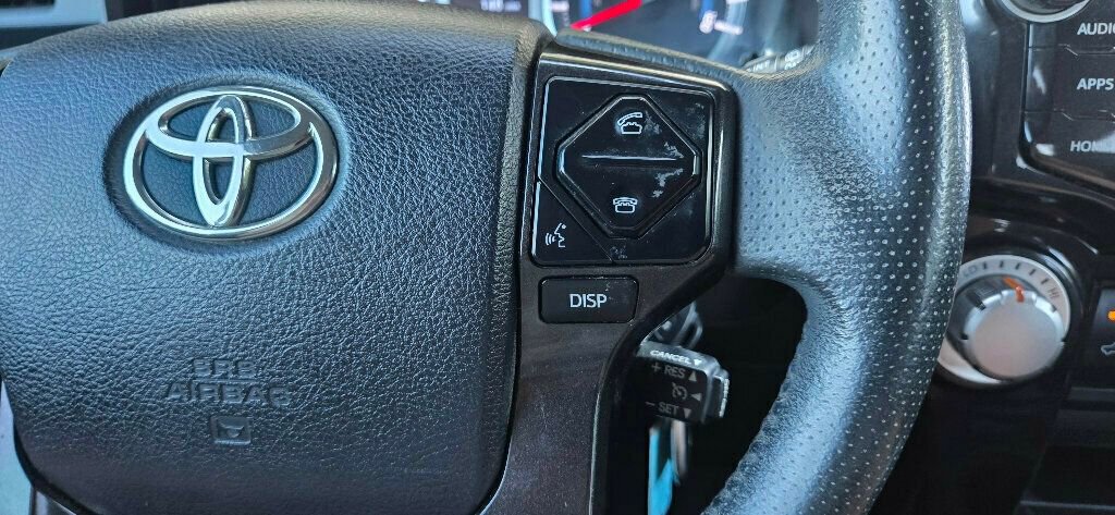 Used 2018 Toyota 4Runner TRD Off-Road AWD/4WD image 30