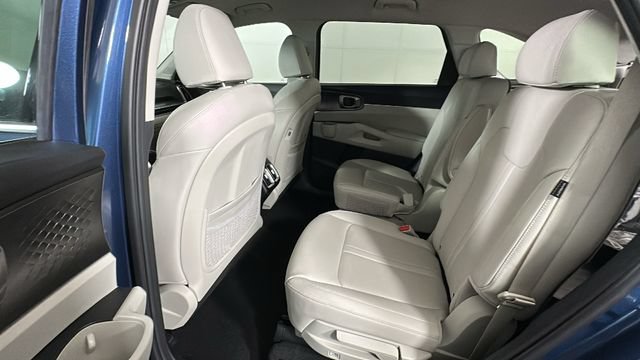 Used 2025 Kia Sorento EX AWD/4WD image 26