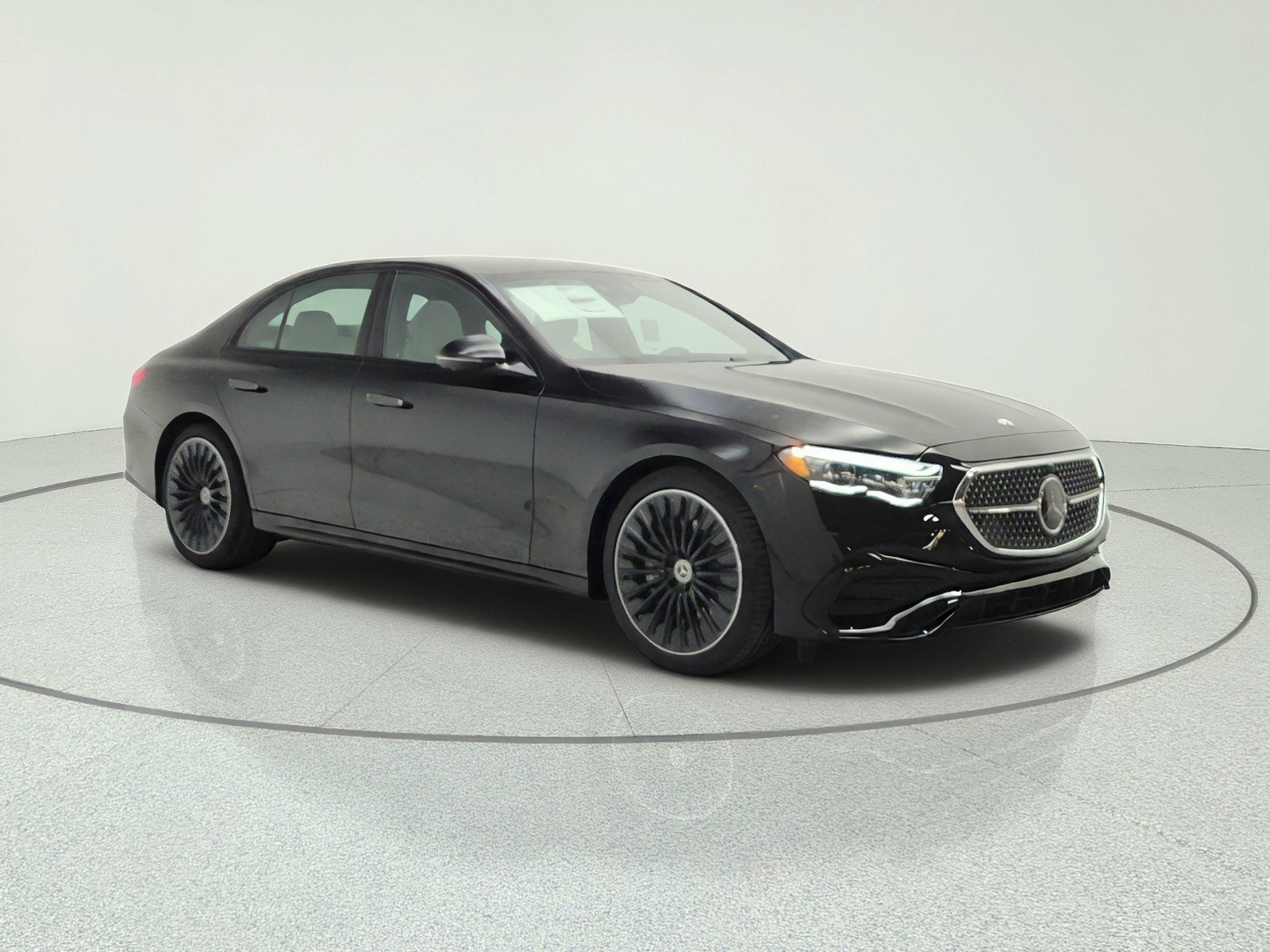 New 2027 Mercedes-Benz E 450 4MATIC Sedan image 3