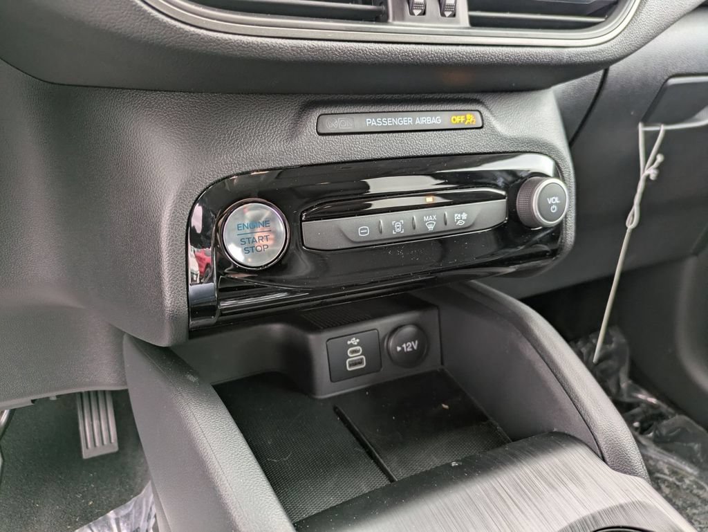 New 2024 Ford Escape SE FWD image 34