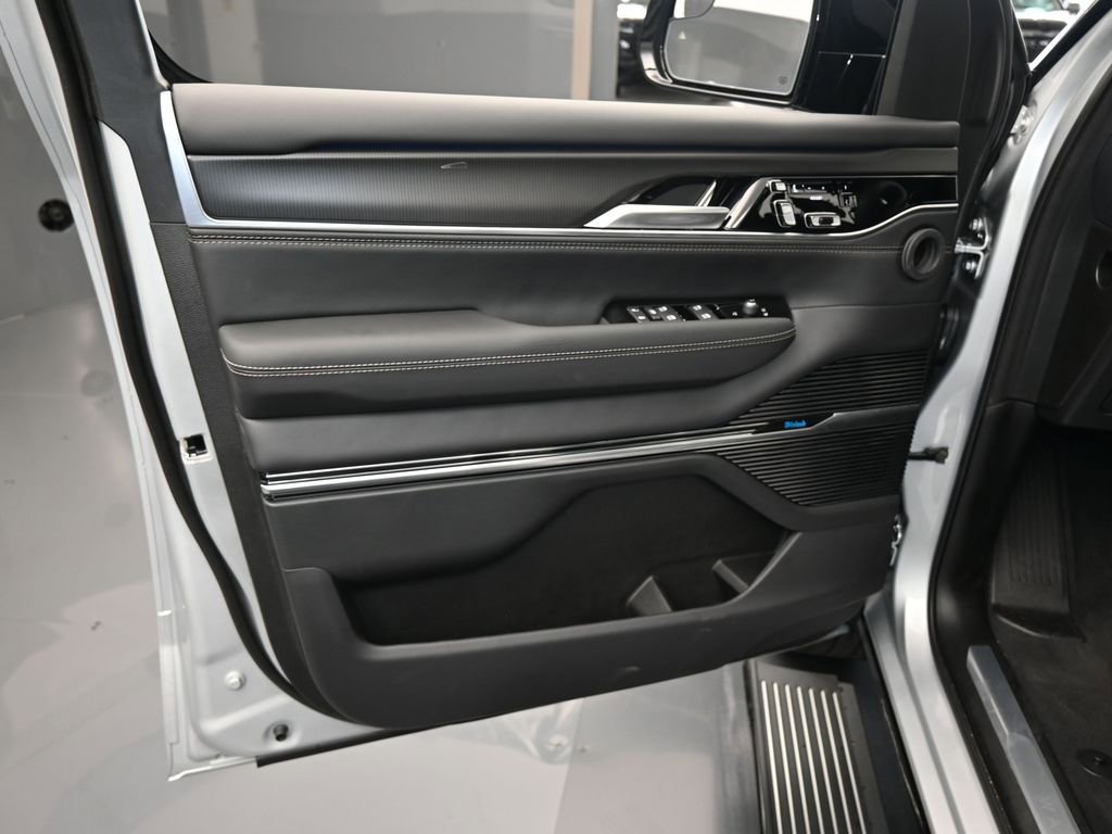 Used 2024 Jeep Grand Wagoneer L Series II w/ Quick Order Packagew 28T image 12