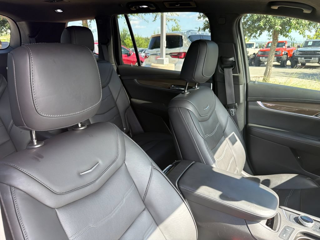 Certified 2023 Cadillac XT6 Sport w/ Platinum Package AWD/4WD image 37