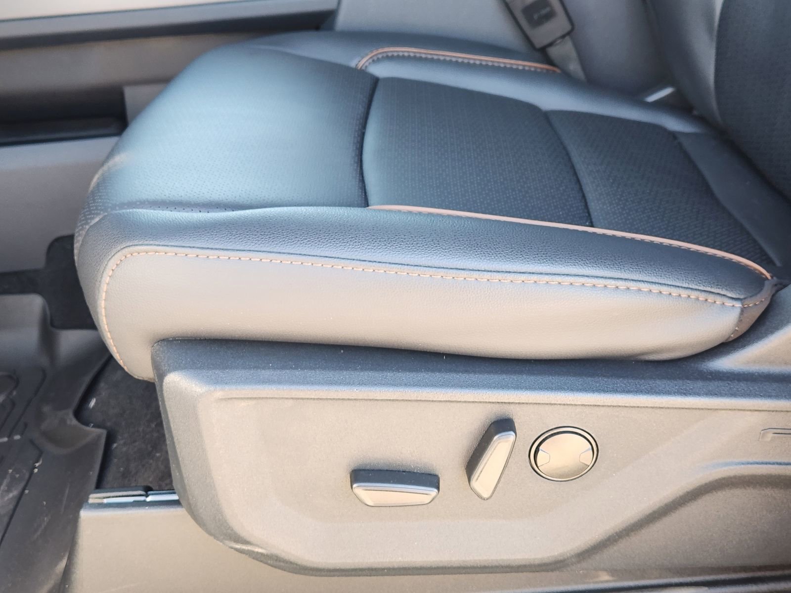 New 2026 Ford F250 Lariat w/ Lariat Ultimate Package image 21