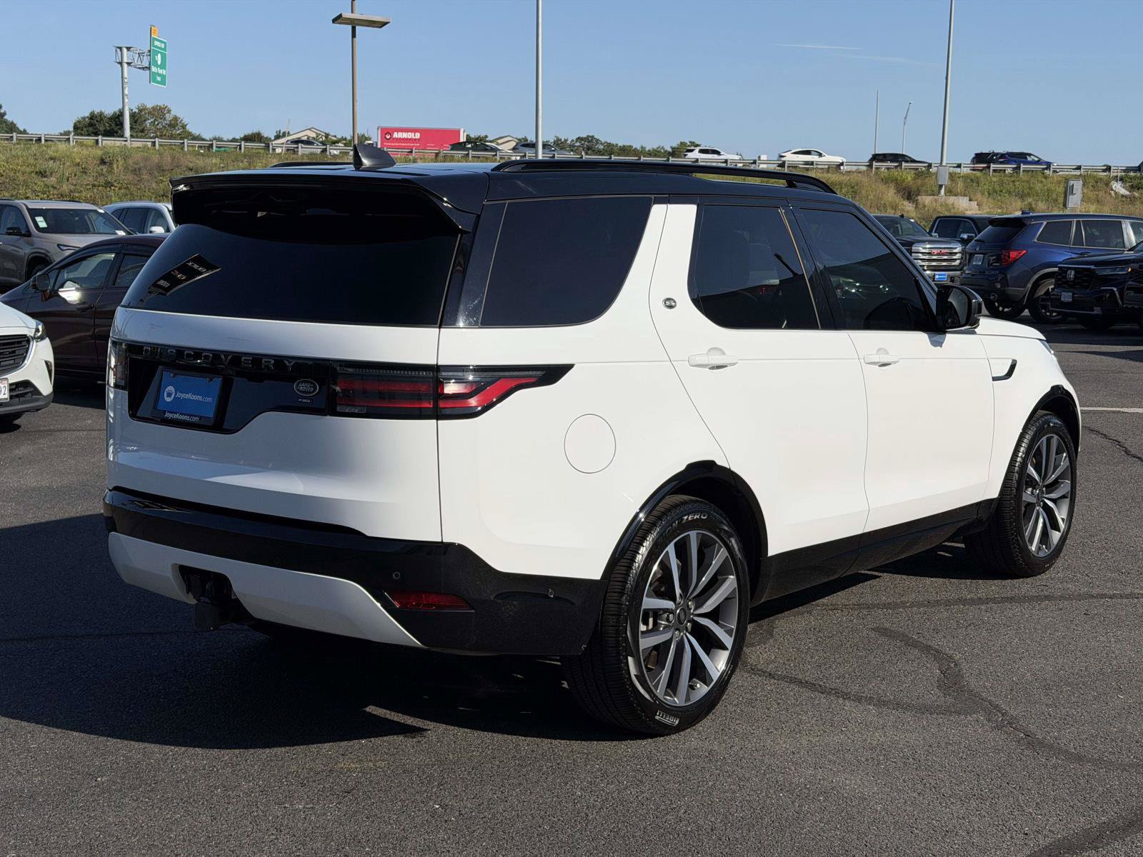 Used 2023 Land Rover Discovery S R-Dynamic AWD/4WD image 2