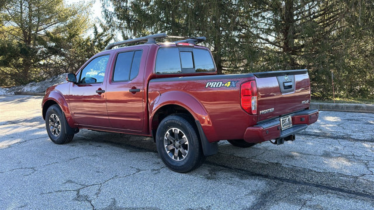Certified 2020 Nissan Frontier PRO-4X w/ Pro-4x Utility Package image 8