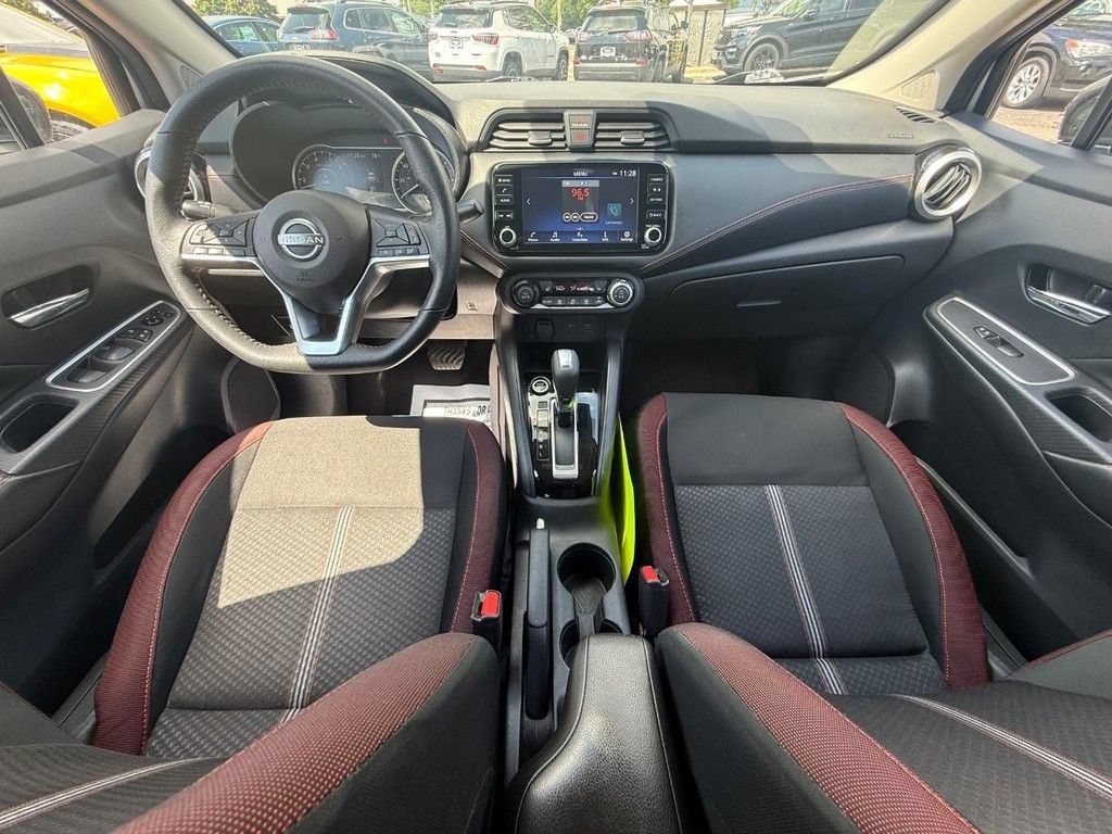 Used 2024 Nissan Versa SR FWD image 9