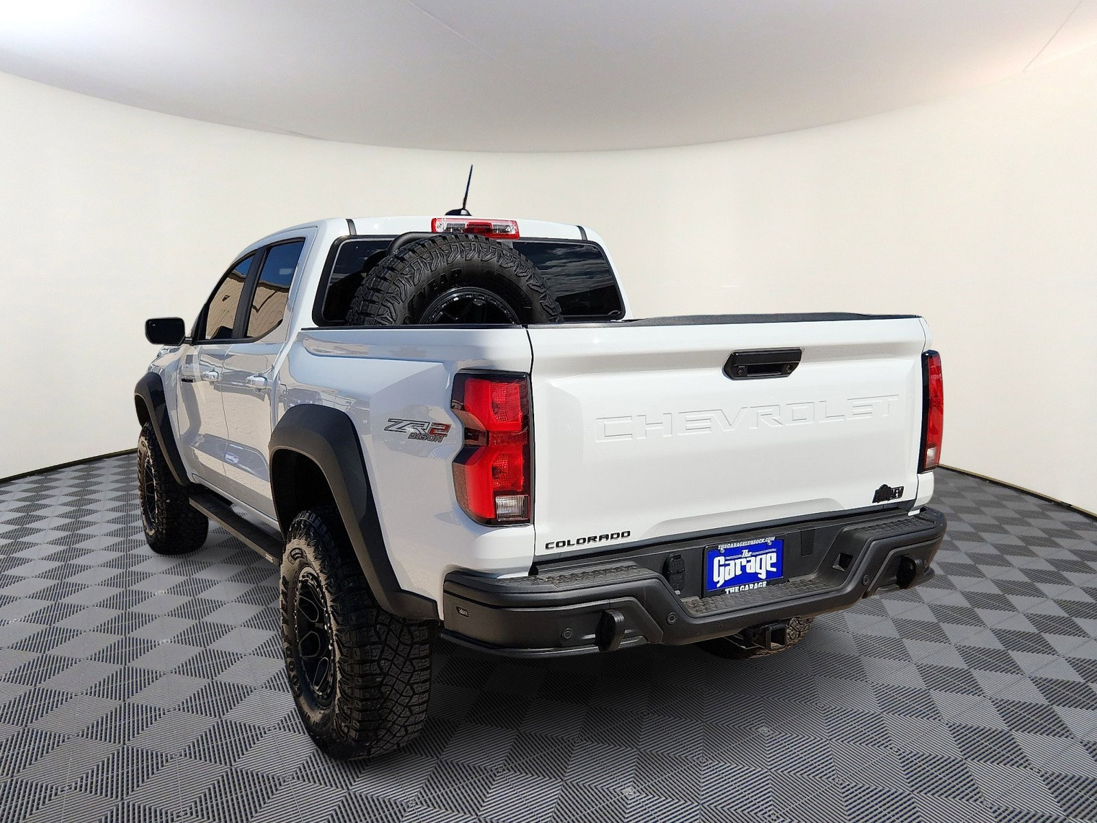 Used 2024 Chevrolet Colorado ZR2 w/ ZR2 Bison Edition image 3