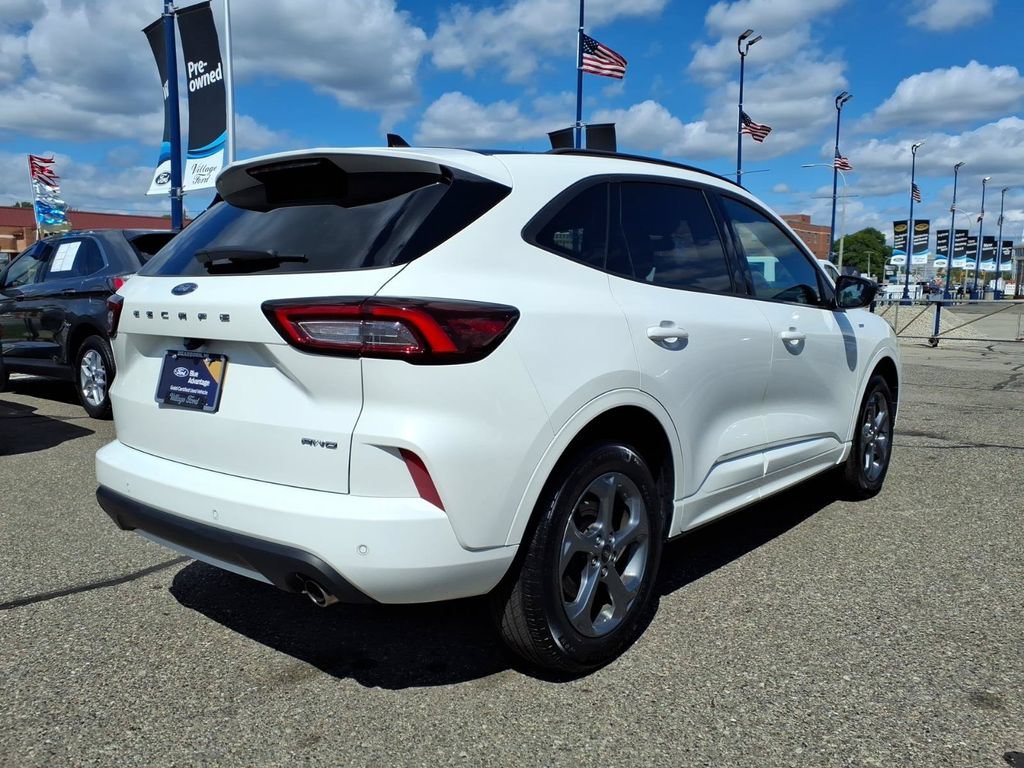 Certified 2024 Ford Escape ST-Line w/ Tech Pack #1 AWD/4WD image 6