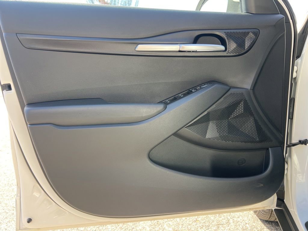 Used 2023 Kia Seltos LX image 10