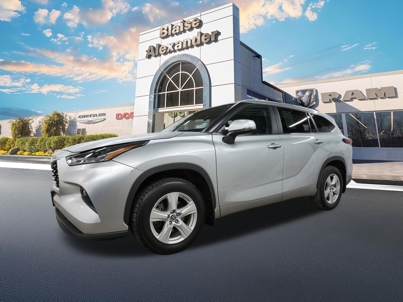 Used 2024 Toyota Highlander LE image 13