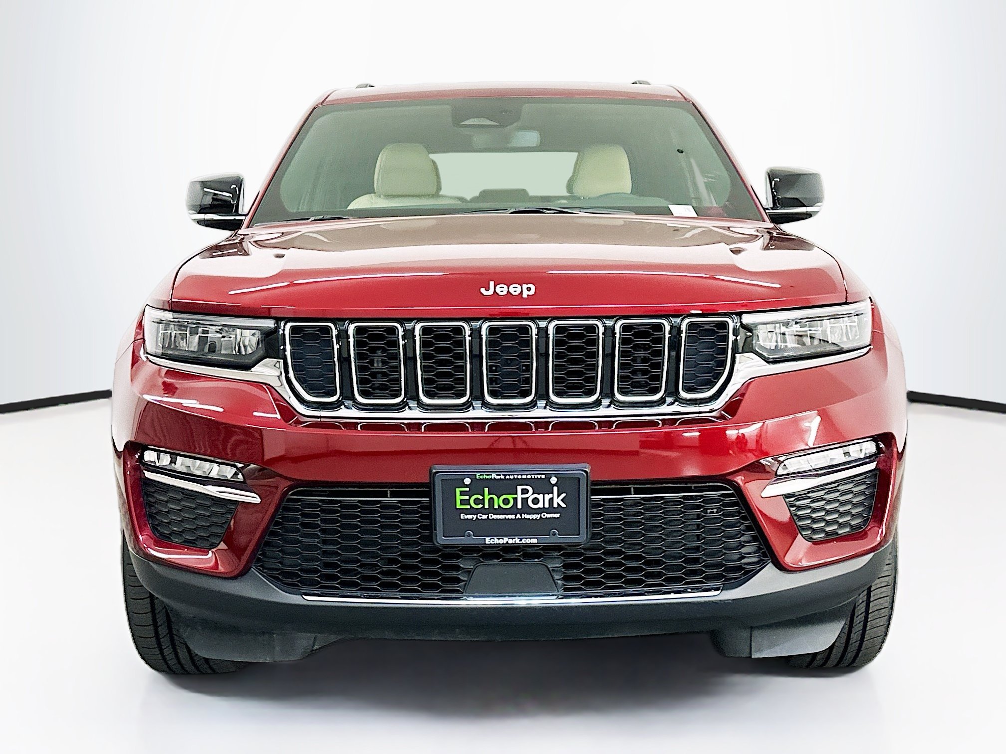 Used 2023 Jeep Grand Cherokee Limited AWD/4WD image 2