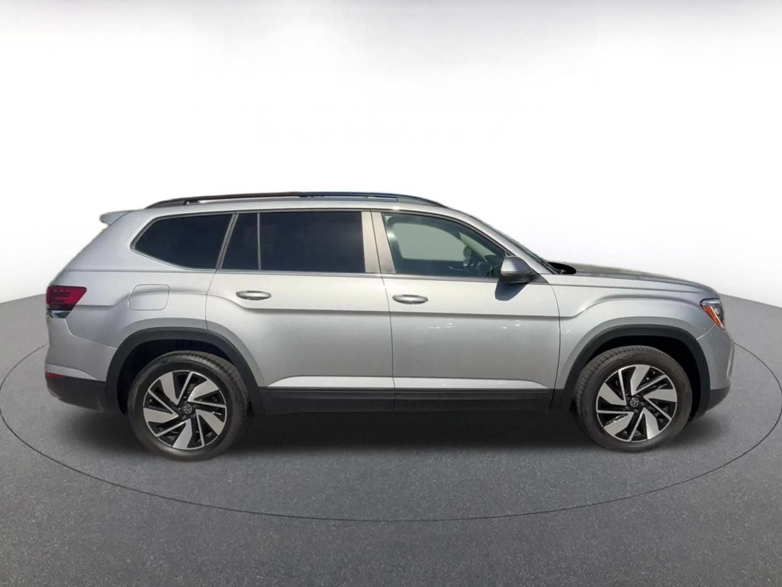 Used 2026 Volkswagen Atlas SE FWD image 15