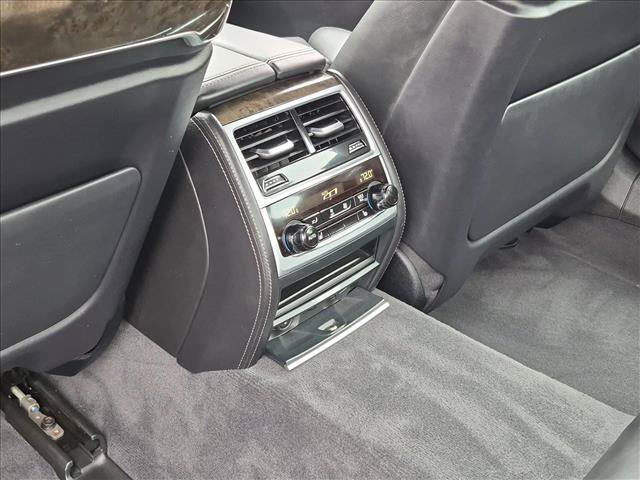 Used 2017 BMW 750i RWD image 18
