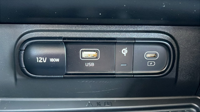 Used 2025 Kia Sportage SX AWD/4WD image 37