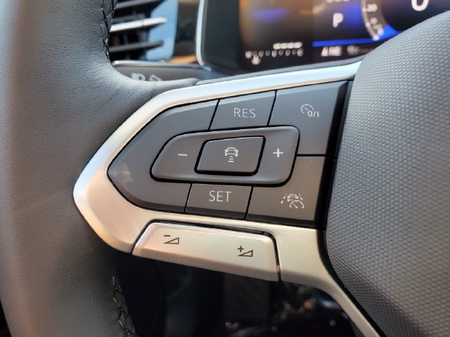 New 2027 Volkswagen Jetta SE FWD image 18