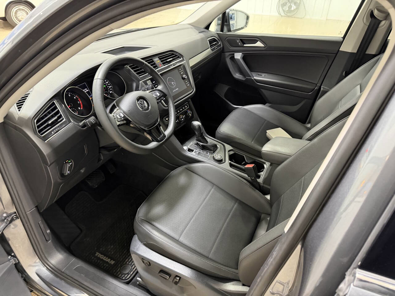 Used 2020 Volkswagen Tiguan S image 19