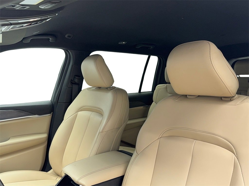 Used 2024 Jeep Grand Cherokee L Limited w/ Black Appearance Package image 34