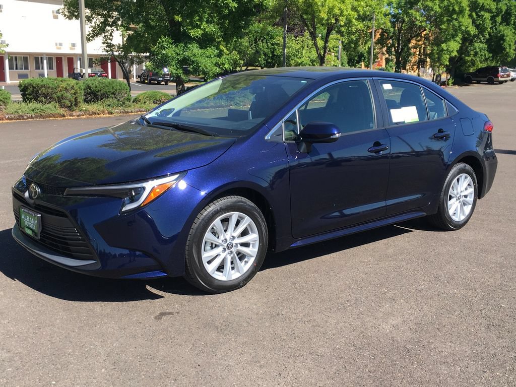 Used 2026 Toyota Corolla XLE FWD image 11
