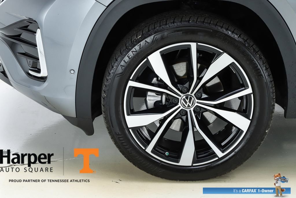 Used 2025 Volkswagen Atlas Cross Sport SEL Premium R-Line image 5