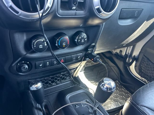 Used 2013 Jeep Wrangler Unlimited Sahara w/ Dual Top Group AWD/4WD image 23