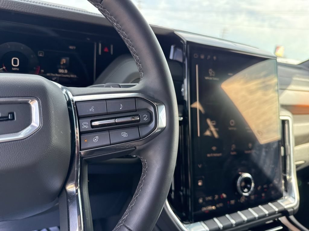 Used 2025 GMC Yukon XL Denali AWD/4WD image 36