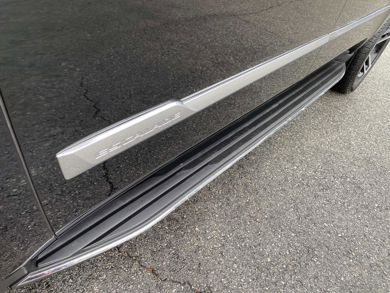 Used 2020 Cadillac Escalade ESV Luxury image 11