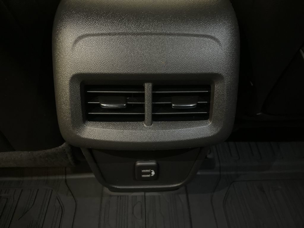 Used 2021 GMC Terrain SLT w/ LPO, Dark Accent Package AWD/4WD image 15