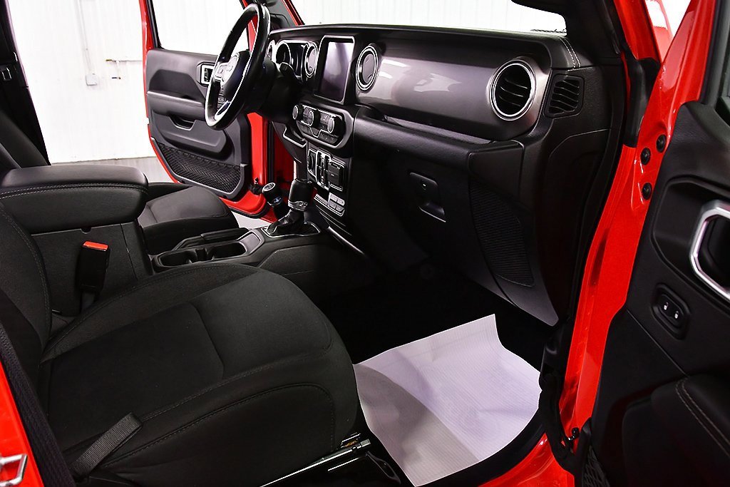 Used 2022 Jeep Wrangler Unlimited Sahara w/ Dual Top Group image 26