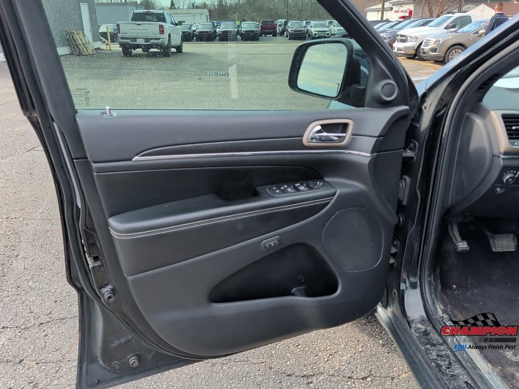 Used 2017 Jeep Grand Cherokee Limited AWD/4WD image 11