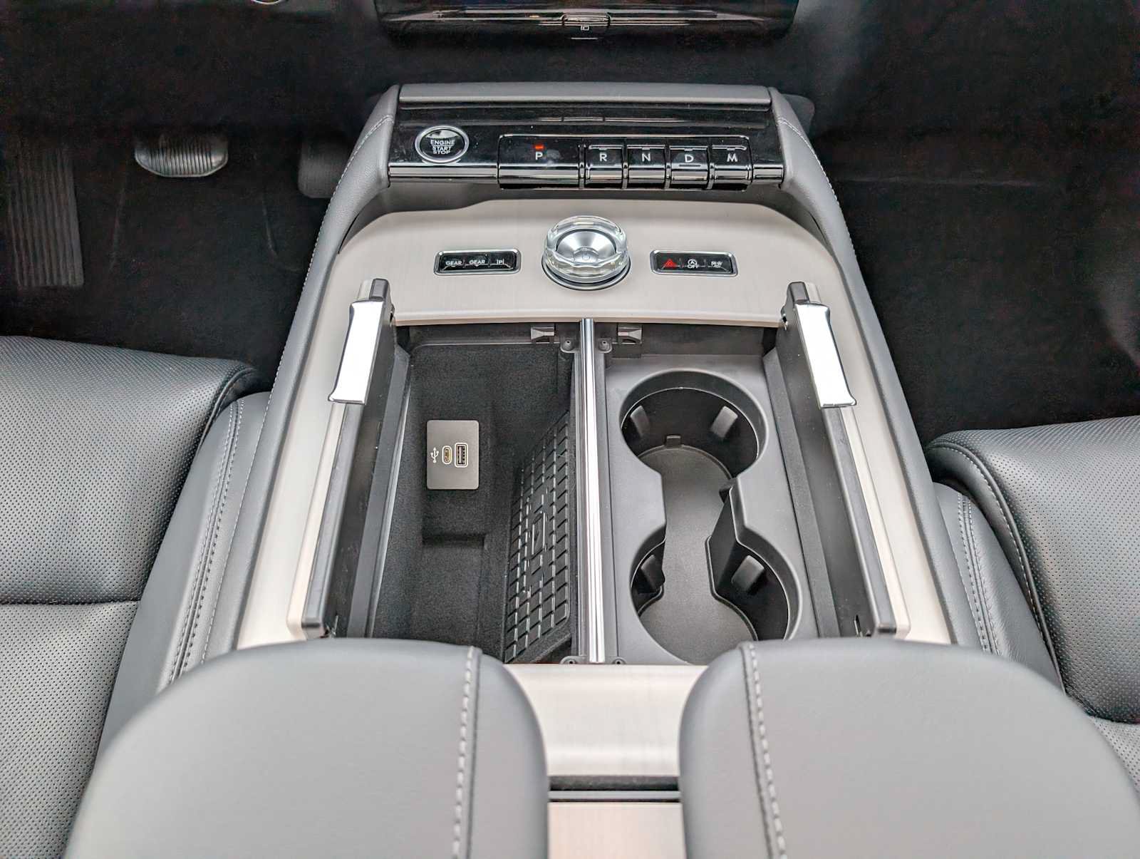 New 2026 Lincoln Navigator L Reserve w/ Jet Appearance Package AWD/4WD image 13