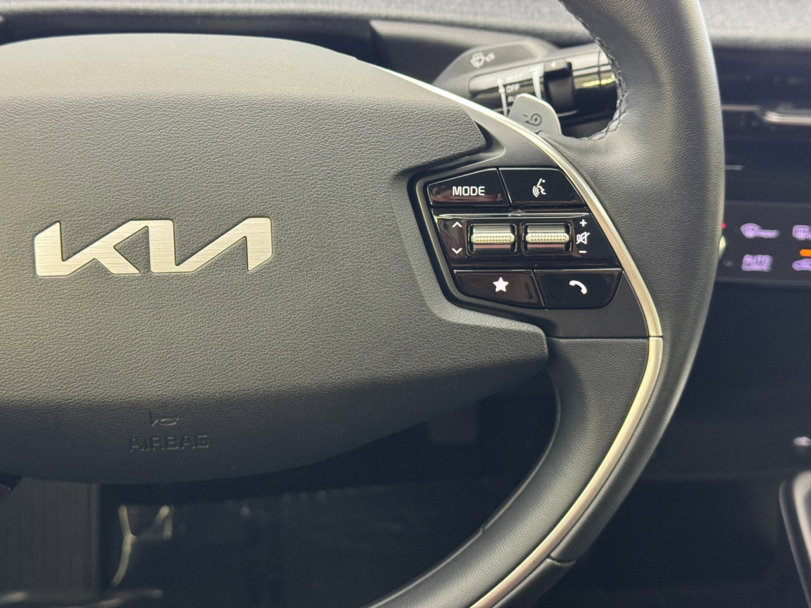 Used 2022 Kia EV6 Wind image 21