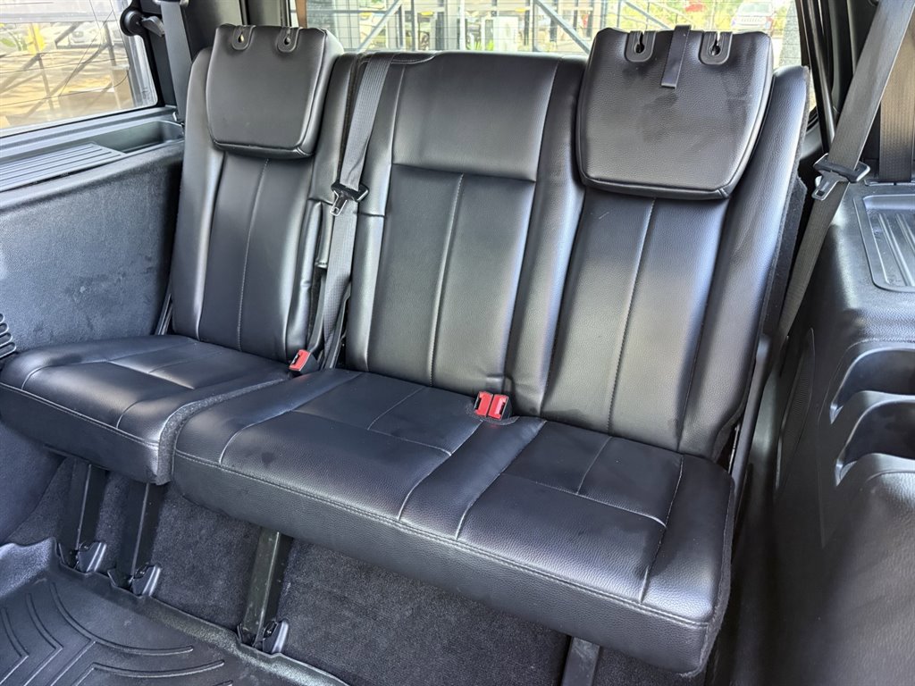 Used 2016 Ford Expedition Limited w/ Equipment Group 301A RWD image 17
