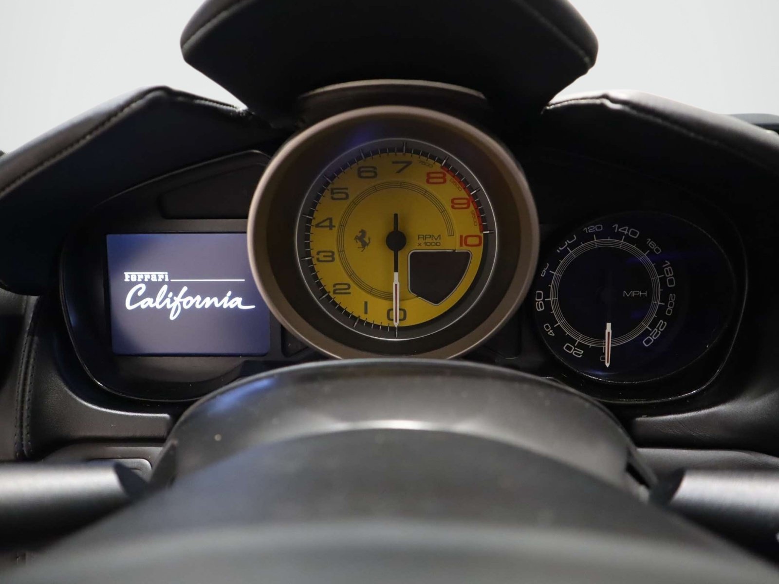 Used 2011 Ferrari California RWD image 37