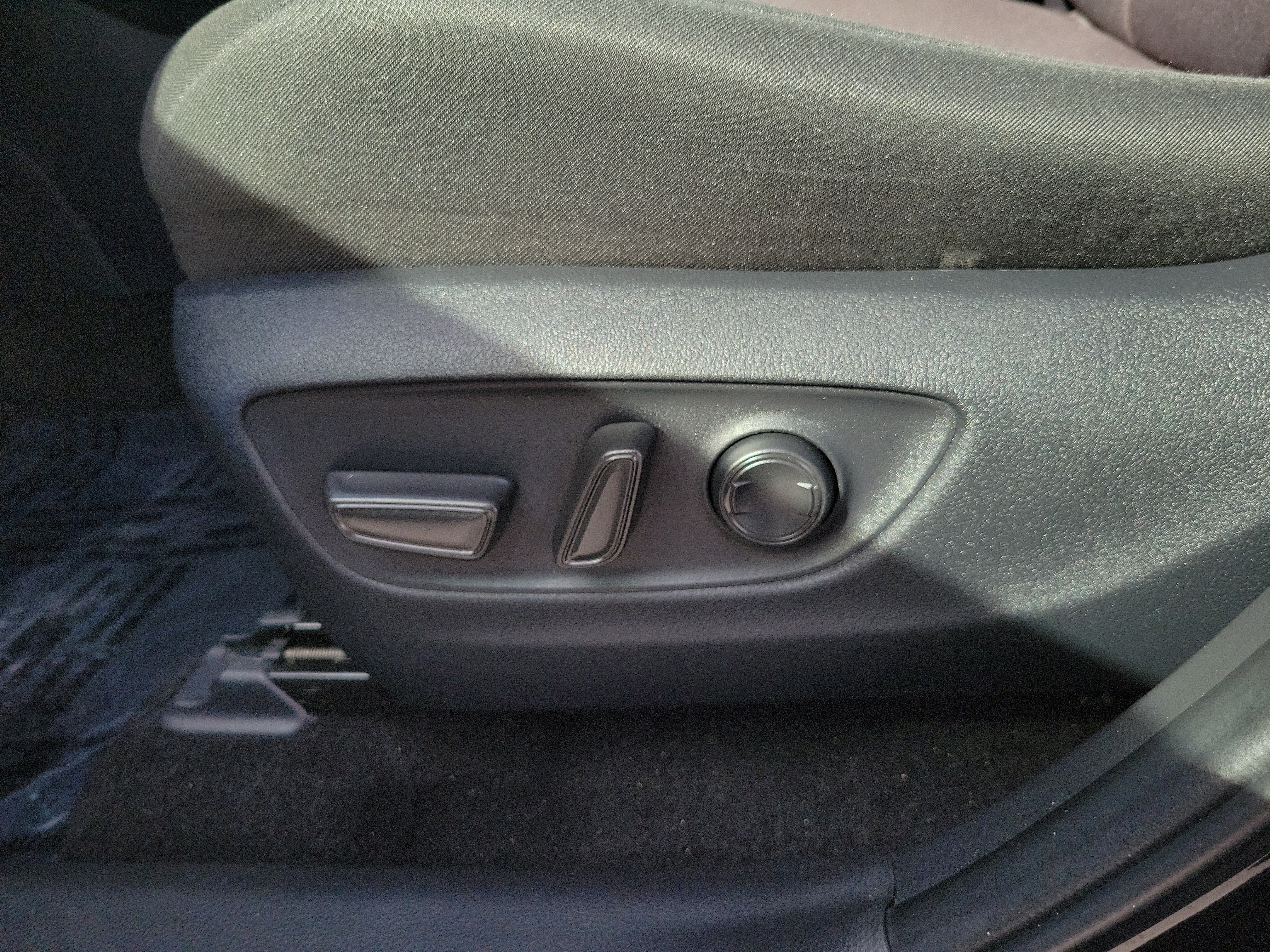 Certified 2025 Toyota RAV4 XLE AWD/4WD image 22