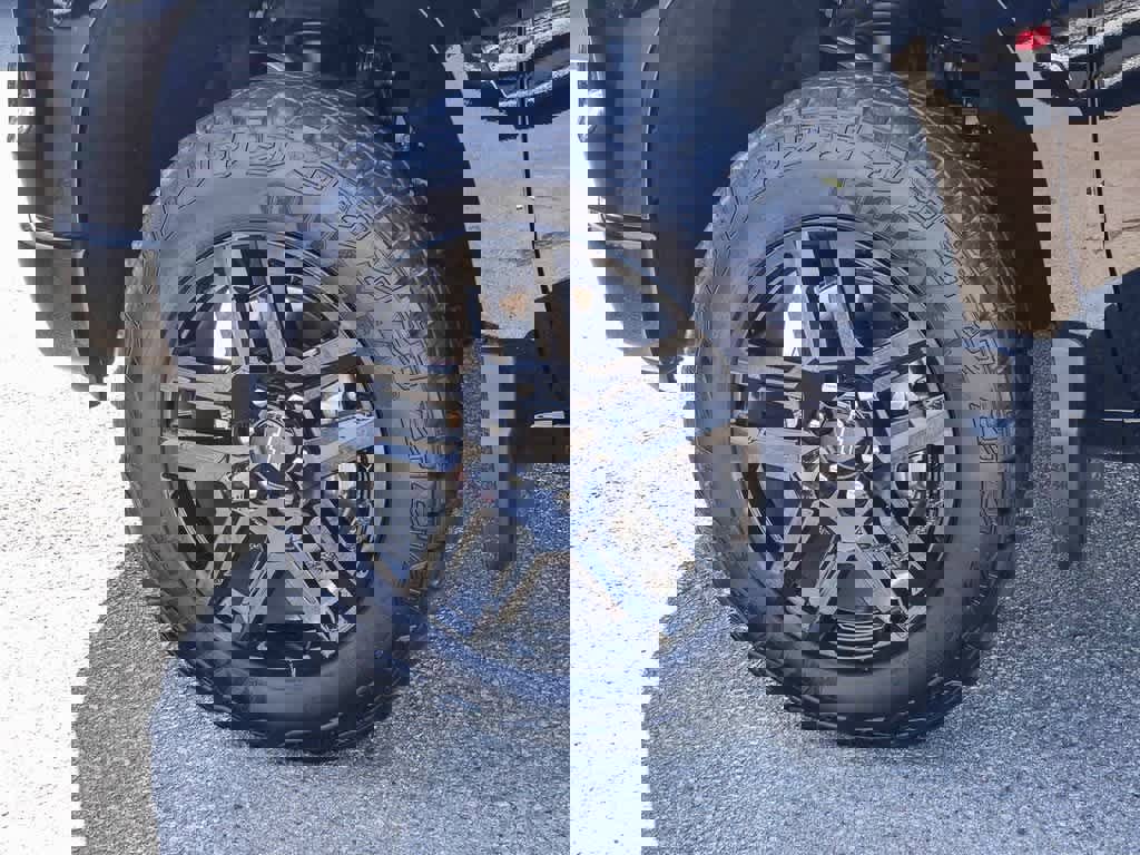 Used 2025 Chevrolet Silverado 1500 Custom Trail Boss w/ Dark Appearance Package image 10